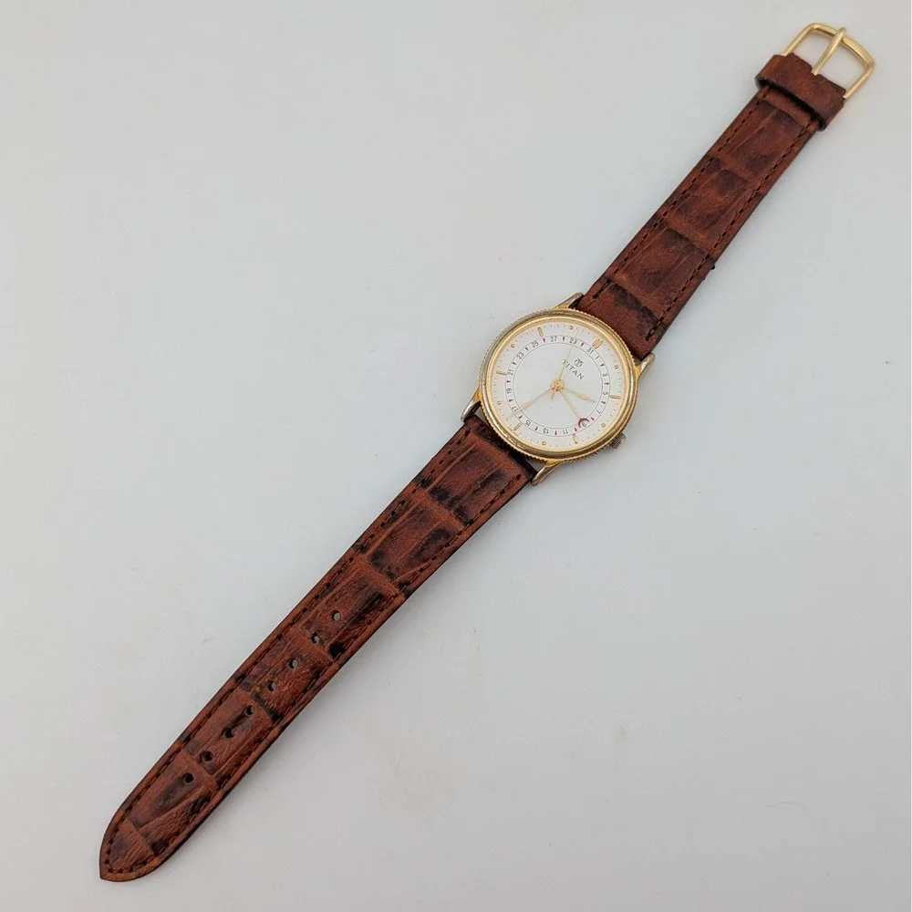 Titan 366YAA 4 Hand Pointer Date Gold Tone Quartz Watch Brown Leather 32mm